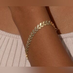 NEW Uncommon James Gold The Path Arrow Bracelet